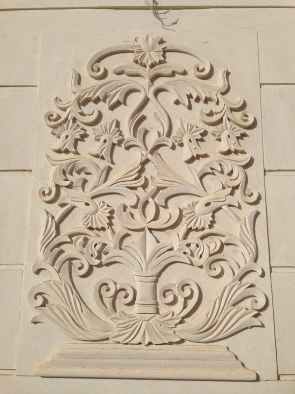 لوحة زخرفه من الحجر الأبيض الطبيعي