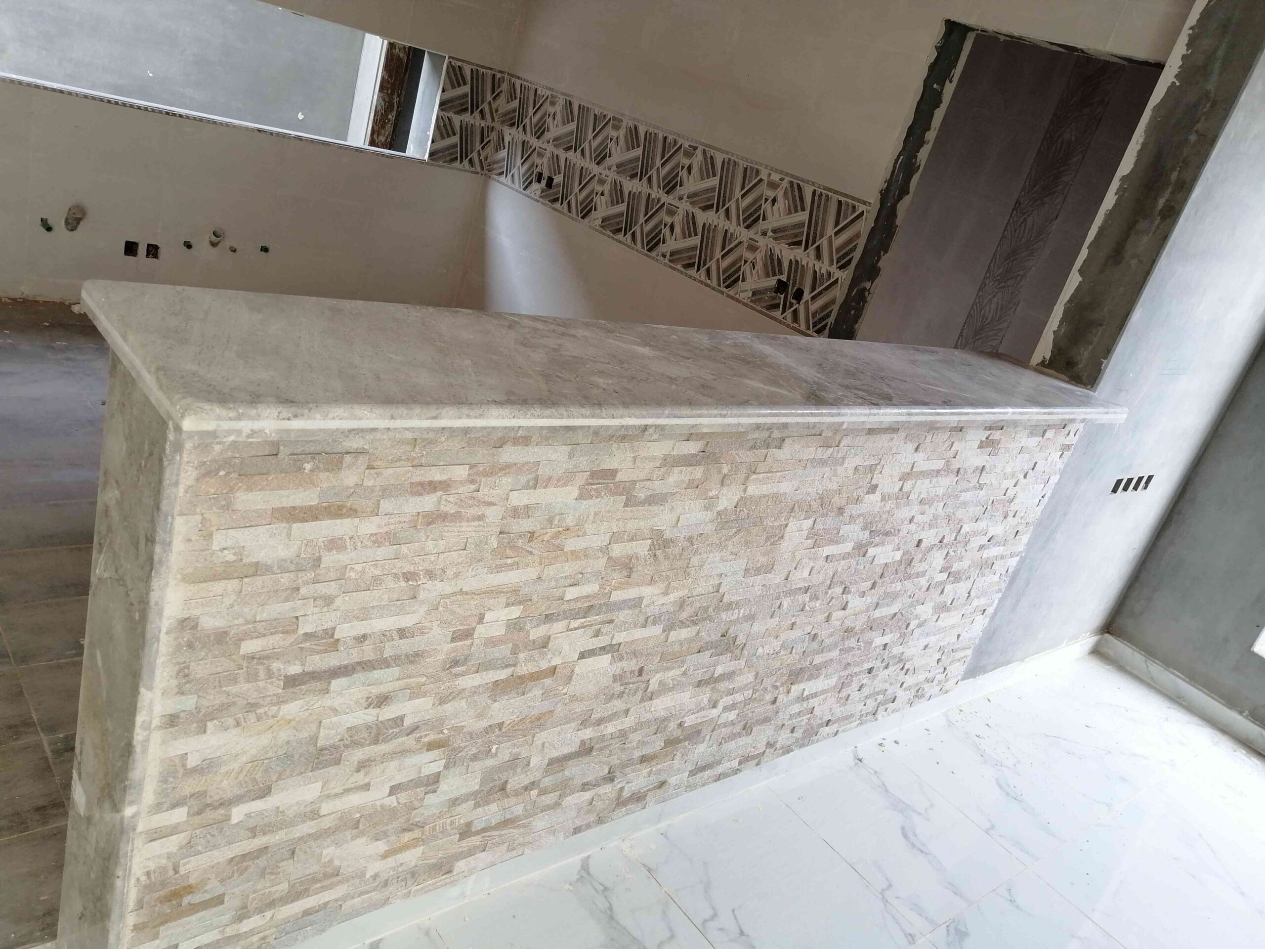 كونتر مطبخ أمريكي رخام مون ستون سلفر تركي مع حجر ديكور طبيعي