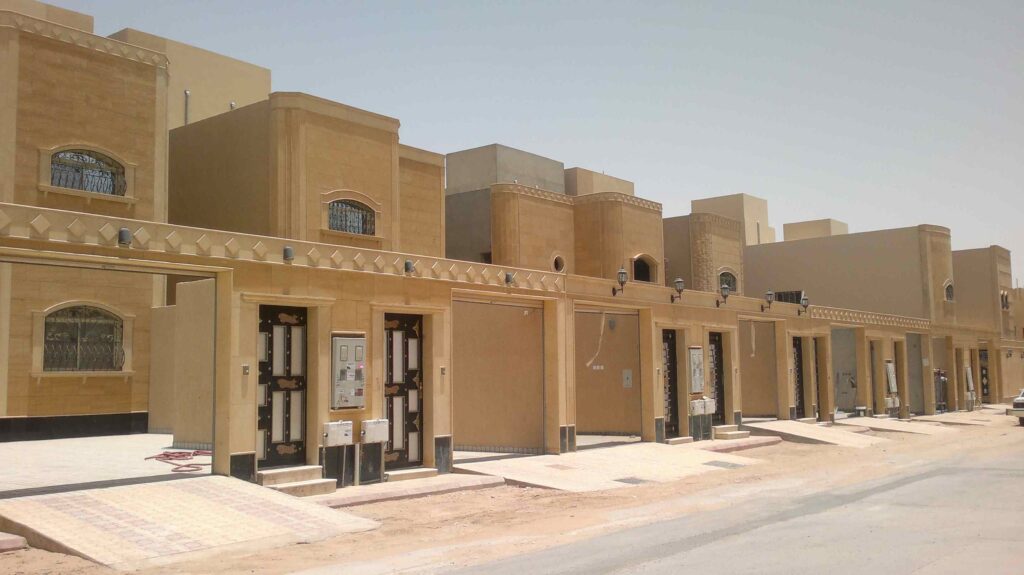 مجموعة فلل مكسوه بالحجر الأصفر الطبيعي